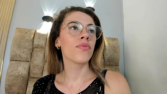 Snapshot of yulievans chatting on March 17, 2025, 6:51 am yulievans online show from March 17, 2025, 6:51 am