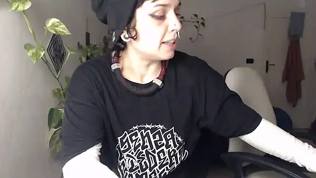 kinkyspirali online show from November 21, 2025, 11:15 pm