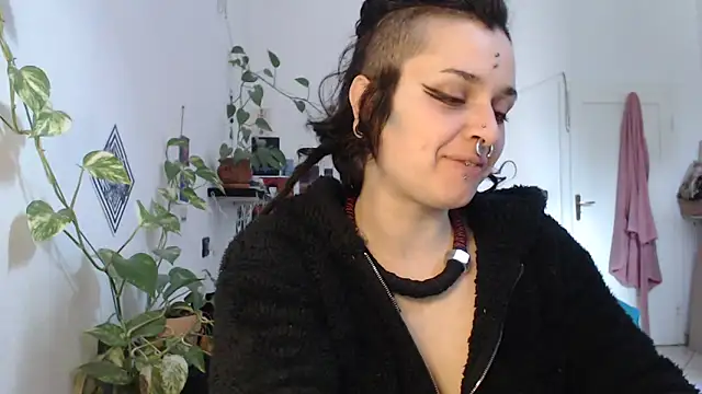 kinkyspirali online show from March 4, 2026, 12:57 pm