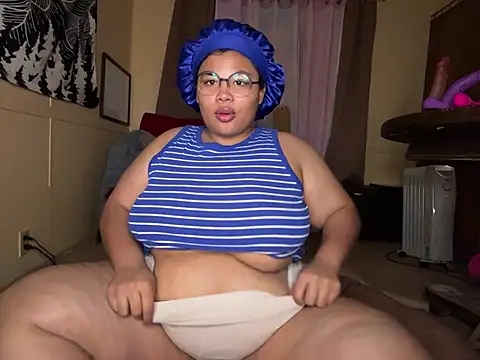 Snapshot of TheeGoddessAset chatting on February 12, 2025, 7:02 am TheeGoddessAset online show from February 12, 2025, 7:02 am