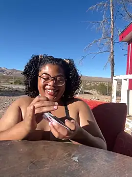 Snapshot of TheeGoddessAset chatting on October 1, 2025, 11:19 pm TheeGoddessAset online show from October 1, 2025, 11:19 pm