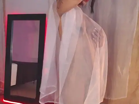 selene gils online show from March 13, 2026, 3:11 am