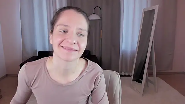 helentasty online show from September 26, 2025, 3:02 am