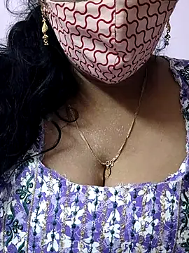 mallu-sumi online show from May 24, 2026, 6:41 pm