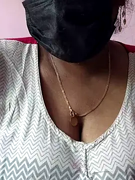 mallu-sumi online show from April 17, 2026, 3:09 am