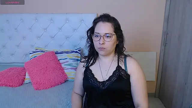 May Carlier online show from January 5, 2026, 8:23 pm