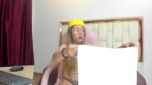 Snapshot of _Caroliina chatting on February 24, 2026, 7:37 pm Caroliina online show from February 24, 2026, 7:37 pm