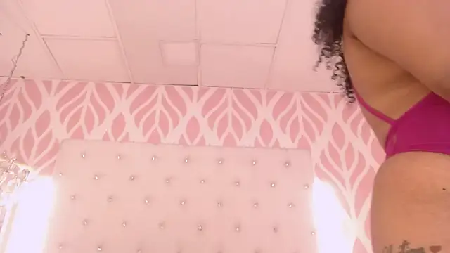 JadeSoleile online show from October 14, 2025, 12:28 pm