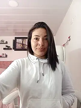 Snapshot of emmaroxi chatting on February 21, 2025, 7:32 pm emmaroxi online show from February 21, 2025, 7:32 pm