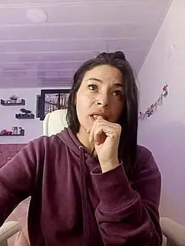 Snapshot of emmaroxi chatting on February 18, 2025, 8:25 pm emmaroxi online show from February 18, 2025, 8:25 pm