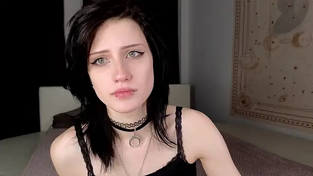 dark vamp  online show from October 18, 2025, 11:23 am