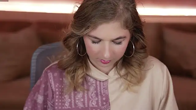 Snapshot of Inessa_Song chatting on March 4, 2025, 7:43 pm Inessa Song online show from March 4, 2025, 7:43 pm