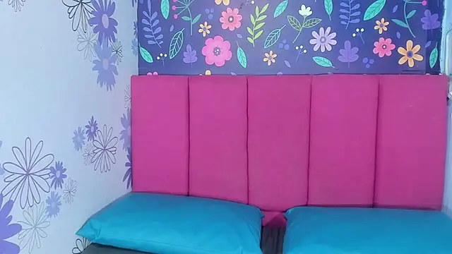 Lucy White   online show from October 15, 2025, 8:39 pm