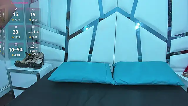 Lucy White   online show from November 23, 2025, 8:19 pm