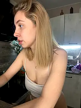 Kitty Katrine online show from December 4, 2025, 2:27 pm