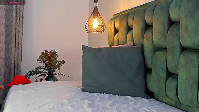 Snapshot of angelswets chatting on October 23, 2025, 2:16 pm angelswets online show from October 23, 2025, 2:16 pm