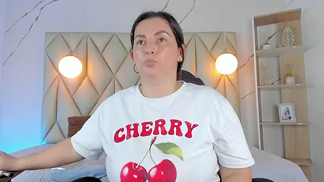 Snapshot of angelswets chatting on November 19, 2025, 2:06 pm angelswets online show from November 19, 2025, 2:06 pm