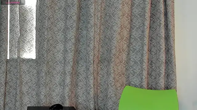 Snapshot of angelswets chatting on October 16, 2025, 2:47 pm angelswets online show from October 16, 2025, 2:47 pm