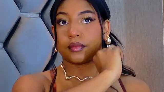 Snapshot of VanessaGlenn chatting on June 18, 2026, 12:21 pm VanessaGlenn online show from June 18, 2026, 12:21 pm