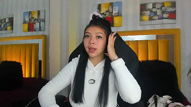 pettit courtny online show from November 29, 2025, 8:53 pm