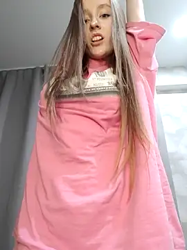 Snapshot of beautiful_angel chatting on February 28, 2026, 10:53 pm beautiful angel online show from February 28, 2026, 10:53 pm