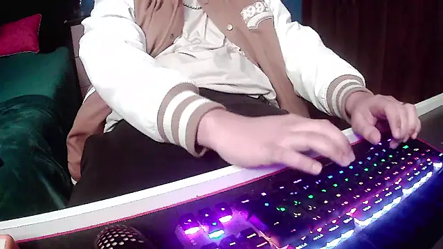 Snapshot of pisceslost chatting on October 6, 2025, 12:45 am pisceslost online show from October 6, 2025, 12:45 am