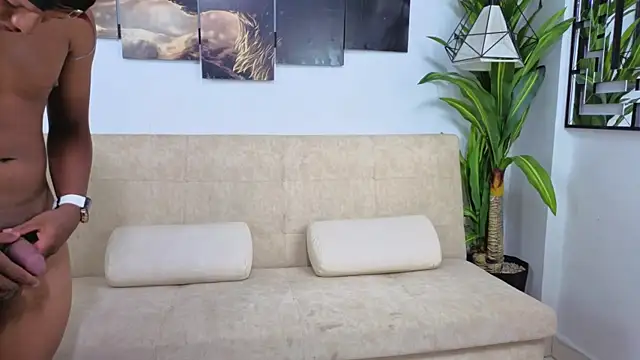 yez hot ggh online show from December 21, 2025, 7:04 pm