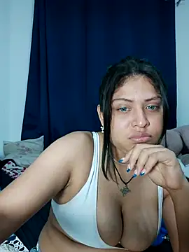 Snapshot of azulzulix chatting on March 11, 2026, 1:32 am azulzulix online show from March 11, 2026, 1:32 am