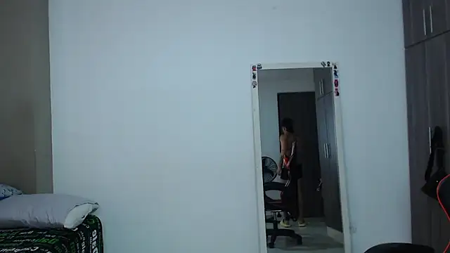 Snapshot of pettergrey1 chatting on February 23, 2026, 1:33 pm pettergrey1 online show from February 23, 2026, 1:33 pm