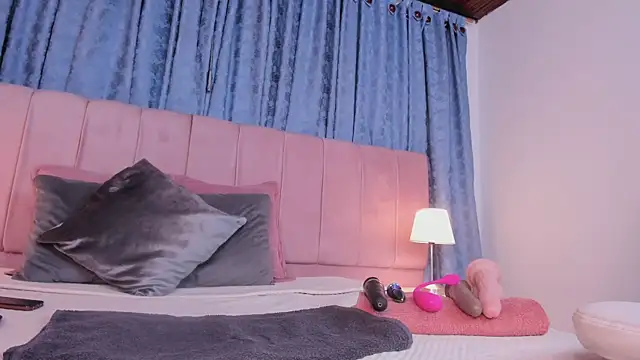 Snapshot of x_milu chatting on November 9, 2025, 4:11 pm x milu online show from November 9, 2025, 4:11 pm