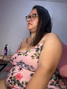 Snapshot of CinnamonCookiez chatting on September 25, 2025, 4:18 am CinnamonCookiez online show from September 25, 2025, 4:18 am