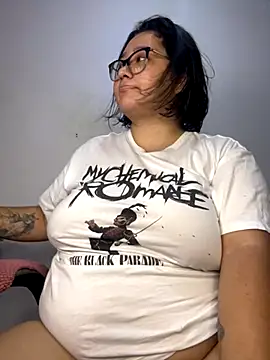 Snapshot of CinnamonCookiez chatting on October 21, 2025, 4:01 am CinnamonCookiez online show from October 21, 2025, 4:01 am