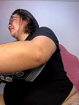 Snapshot of CinnamonCookiez chatting on October 11, 2025, 3:40 am CinnamonCookiez online show from October 11, 2025, 3:40 am