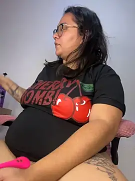 Snapshot of CinnamonCookiez chatting on September 26, 2025, 4:19 am CinnamonCookiez online show from September 26, 2025, 4:19 am