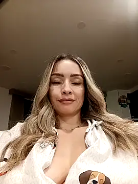 Snapshot of Loly_Horny chatting on April 20, 2026, 12:24 am Loly Horny online show from April 20, 2026, 12:24 am