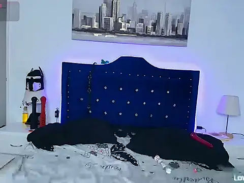 MadissomCute online show from December 23, 2025, 1:05 am