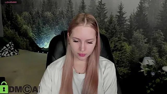 Carol  Cox online show from November 14, 2025, 12:03 am