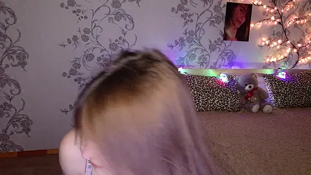 FridaCure online show from November 26, 2025, 6:52 pm