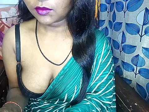 Snapshot of Muktha chatting on February 19, 2025, 11:04 pm Muktha online show from February 19, 2025, 11:04 pm