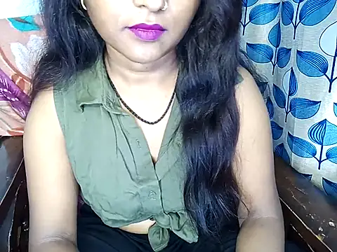 Snapshot of Muktha chatting on February 28, 2025, 3:04 am Muktha online show from February 28, 2025, 3:04 am