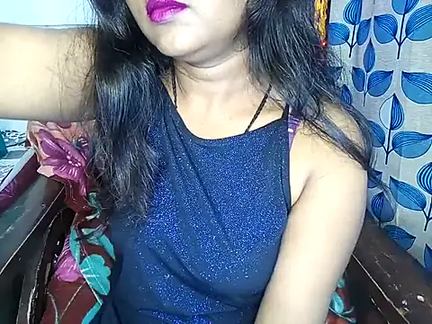 Snapshot of Muktha chatting on February 14, 2025, 5:36 pm Muktha online show from February 14, 2025, 5:36 pm