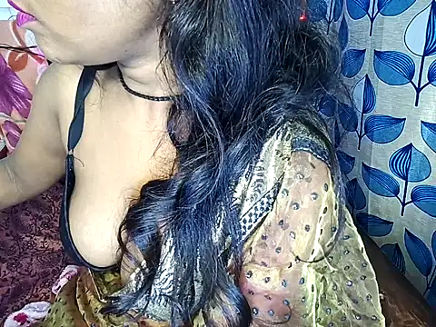 Snapshot of Muktha chatting on February 13, 2025, 2:23 am Muktha online show from February 13, 2025, 2:23 am