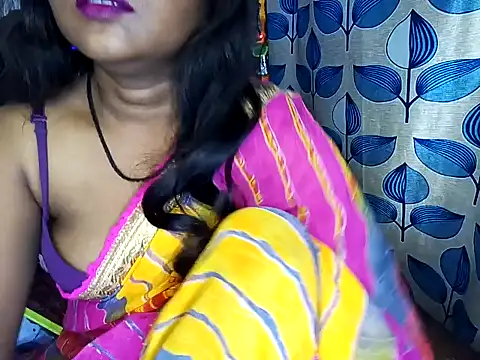 Snapshot of Muktha chatting on February 12, 2025, 1:06 pm Muktha online show from February 12, 2025, 1:06 pm