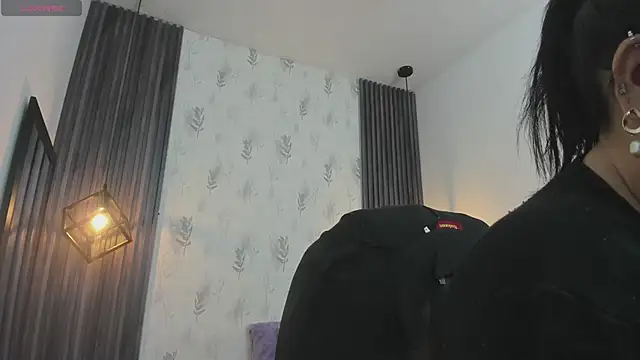 Snapshot of brigittemiller chatting on December 14, 2025, 4:45 pm brigittemiller online show from December 14, 2025, 4:45 pm