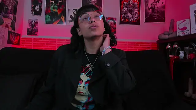 lilith-deveraux online show from September 15, 2025, 1:44 pm