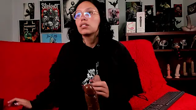 Snapshot of lilith-deveraux chatting on May 22, 2026, 5:00 pm lilith-deveraux online show from May 22, 2026, 5:00 pm