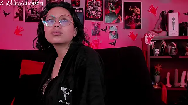 lilith-deveraux online show from November 10, 2025, 1:27 pm