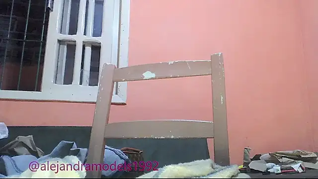 alejandra01 online show from April 22, 2026, 1:23 am