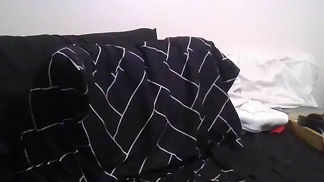 Snapshot of KySir1990 chatting on May 2, 2026, 12:32 pm KySir1990 online show from May 2, 2026, 12:32 pm