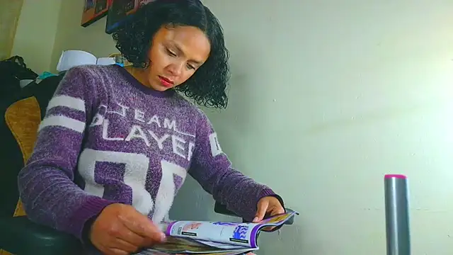 Snapshot of Samary_thomas chatting on April 10, 2026, 1:01 am Samary thomas online show from April 10, 2026, 1:01 am